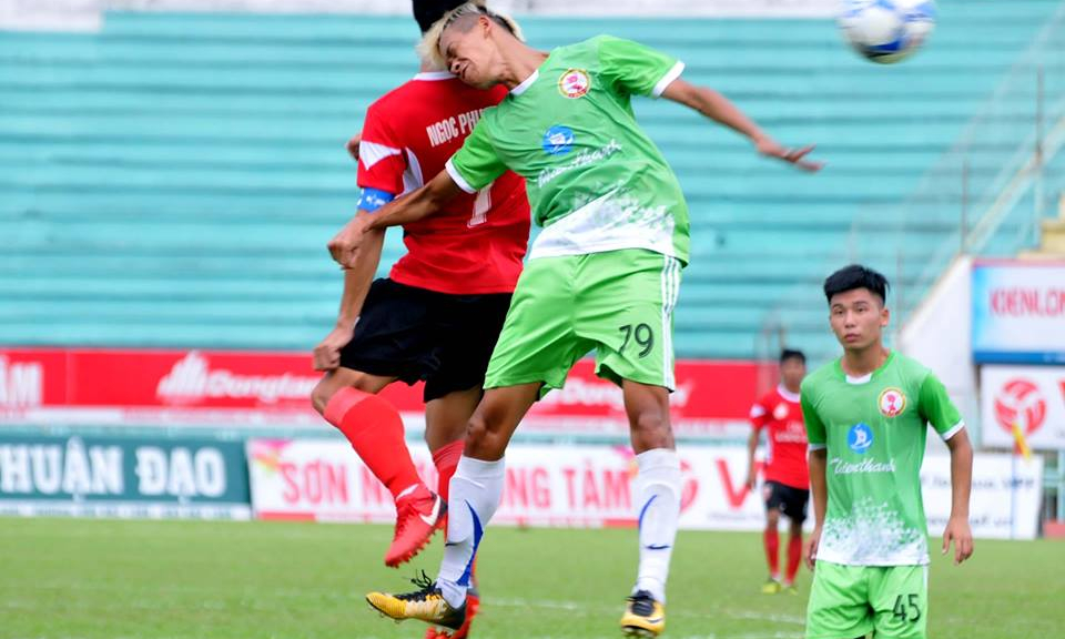 Đội hạng Nh&igrave; Long An bại trận, U17 Long An chia điểm