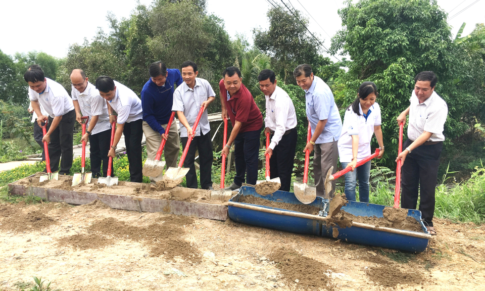 TX Kiến Tường: Khởi c&ocirc;ng x&acirc;y dựng cầu giao th&ocirc;ng n&ocirc;ng th&ocirc;n