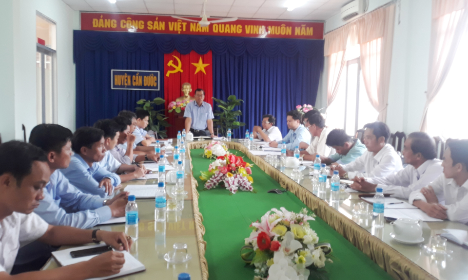 Cần Đước: Họp b&agrave;n giải ph&aacute;p th&aacute;o gỡ kh&oacute; khăn, khởi c&ocirc;ng n&acirc;ng cấp cống Cầu Ch&ugrave;a