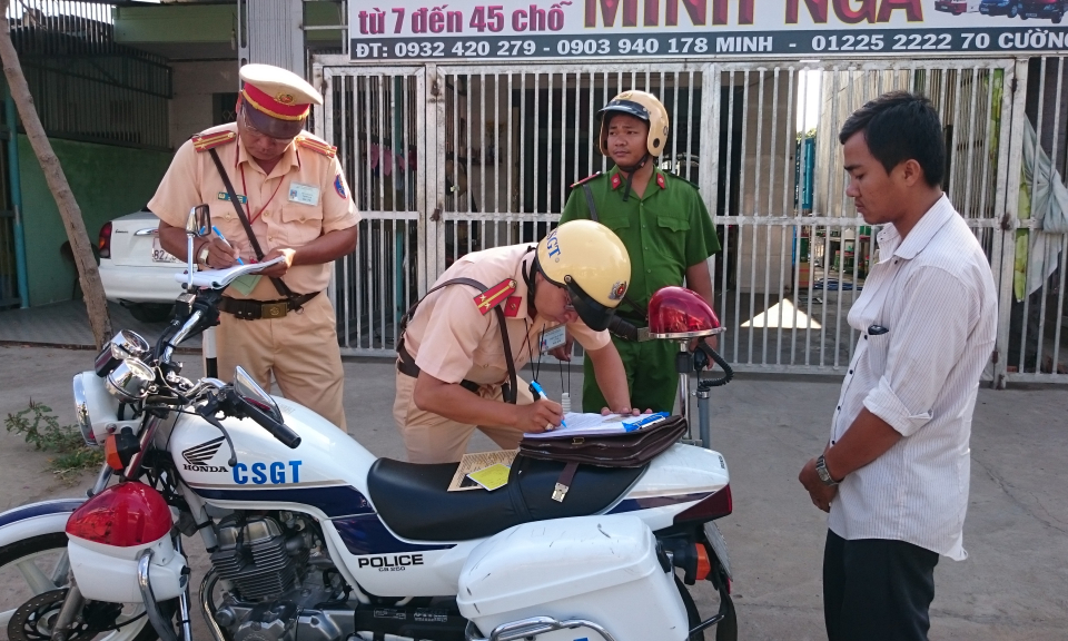 Cần Giuộc: Thực hiện đồng bộ nhiều giải ph&aacute;p kiềm chế tai nạn giao th&ocirc;ng