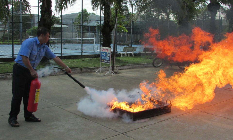 Bến Lức: Tập huấn ph&ograve;ng ch&aacute;y chữa ch&aacute;y