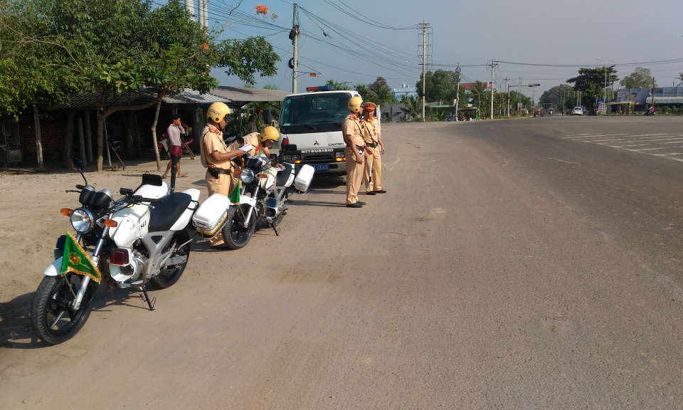 Dịp lễ 2/9, Đức Ho&agrave; đảm bảo an ninh trật tự, an to&agrave;n giao th&ocirc;ng