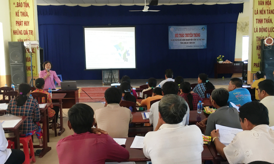 TX Kiến Tường: Hội thảo truyền th&ocirc;ng dự &aacute;n chuyển đổi n&ocirc;ng nghiệp bền vững VnSAT 2018