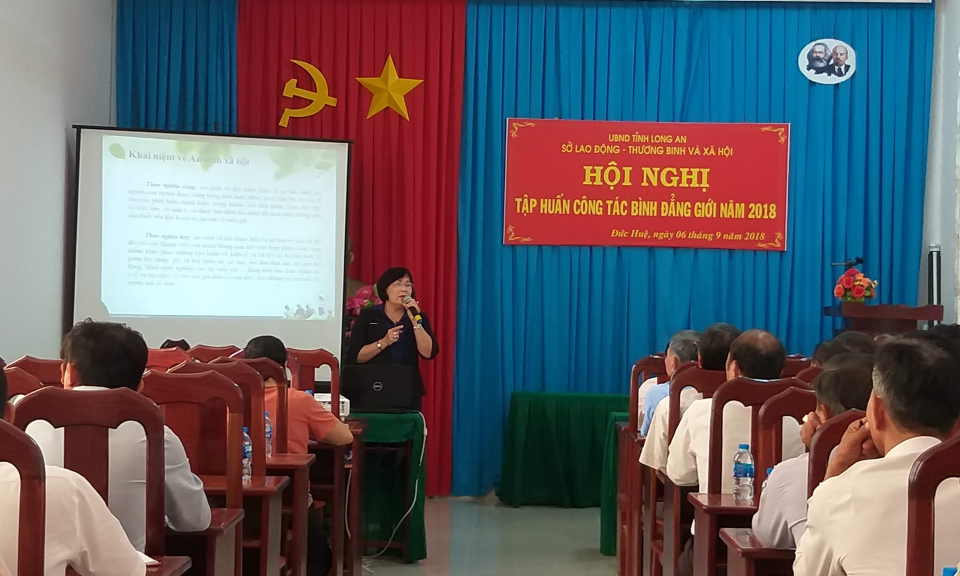 Đức Huệ: Tập huấn c&ocirc;ng t&aacute;c b&igrave;nh đẳng giới