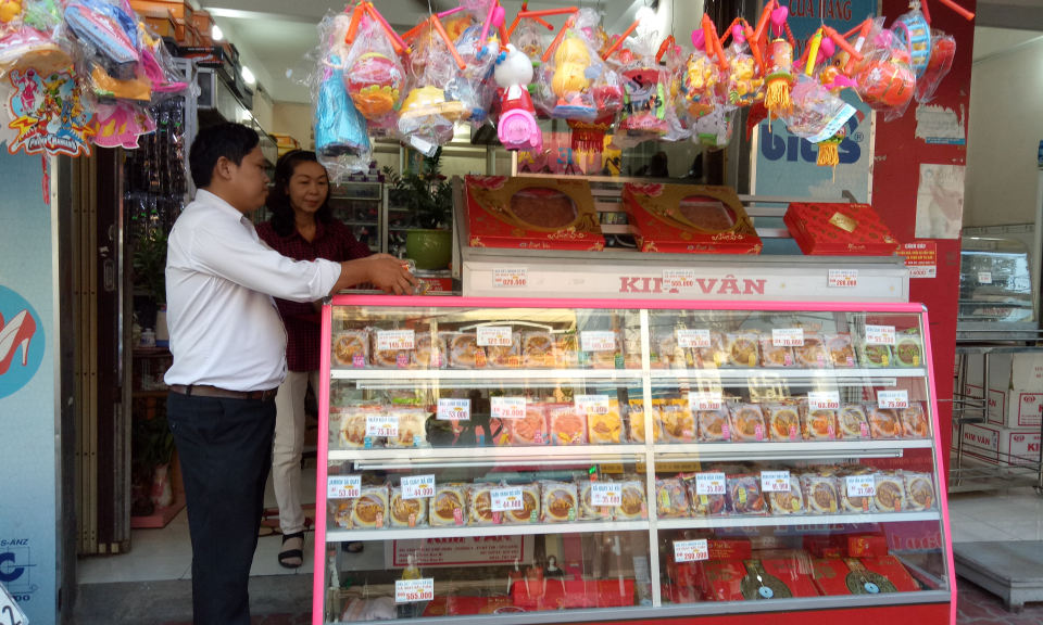 Bảo đảm an to&agrave;n thực phẩm m&ugrave;a trung thu