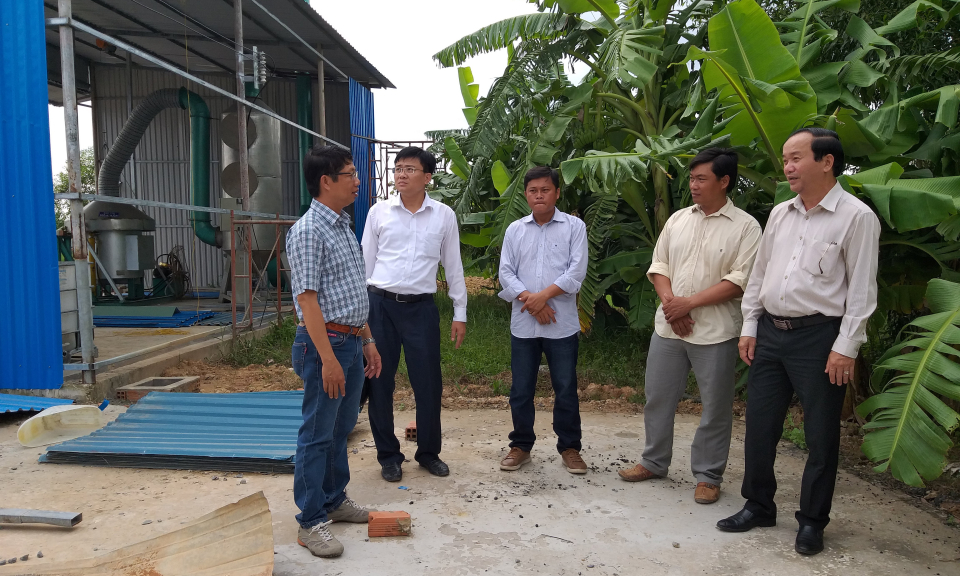 Đức Huệ: Thăm nh&agrave; m&aacute;y xử l&yacute; v&agrave; t&aacute;i chế chất thải c&ocirc;ng nghiệp