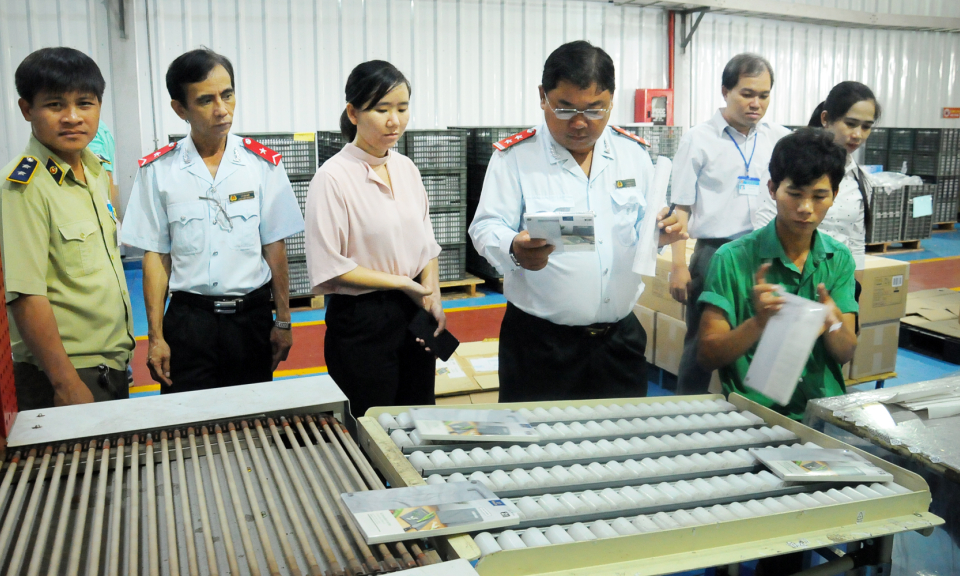 Kiểm tra li&ecirc;n ng&agrave;nh về an to&agrave;n thực phẩm trước Tết Trung thu