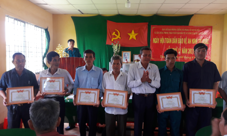 T&acirc;n Thạnh: T&acirc;n Ninh với phong tr&agrave;o to&agrave;n d&acirc;n bảo vệ an ninh tổ quốc