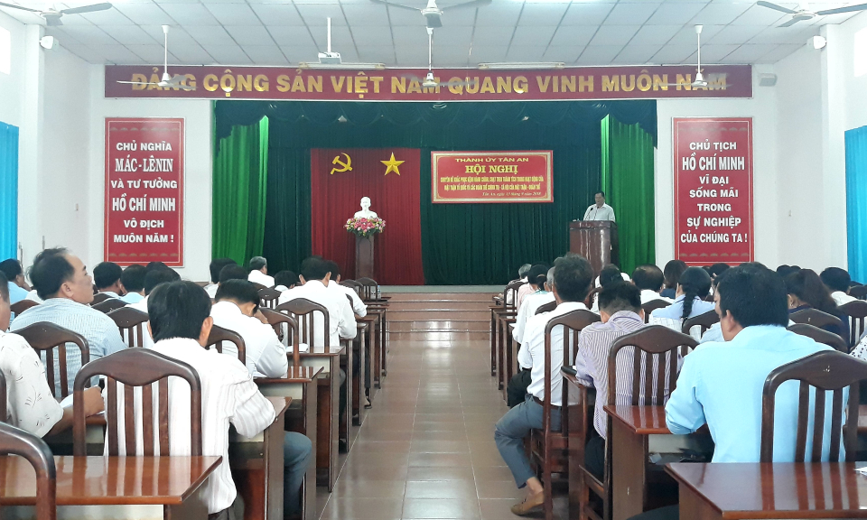 TPT&acirc;n An: Hội nghị chuy&ecirc;n đề về khắc phục “bệnh h&agrave;nh ch&iacute;nh, h&igrave;nh thức”