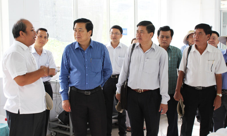 B&iacute; thư Tỉnh ủy Long An l&agrave;m việc với C&ocirc;ng ty CP Nghi&ecirc;n cứu bảo tồn v&agrave; Ph&aacute;t triển dược liệu Đồng Th&aacute;p Mười