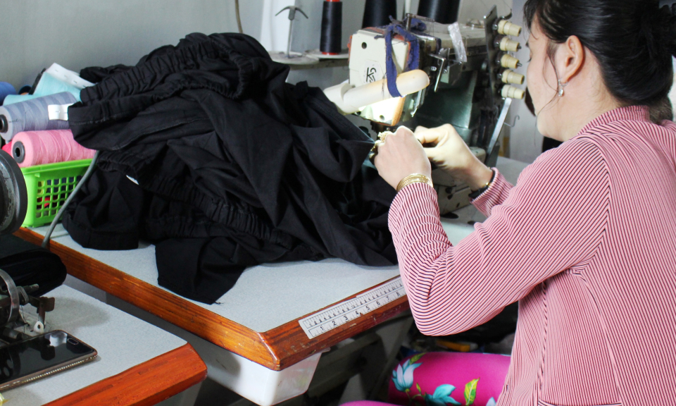 Cần Đước: Giải quyết việc l&agrave;m cho lao động nh&agrave;n rổi tại địa phương