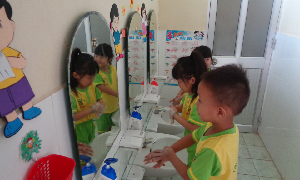 Cần Giuộc: Chủ động ph&ograve;ng bệnh truyền nhiễm ở c&aacute;c trường học