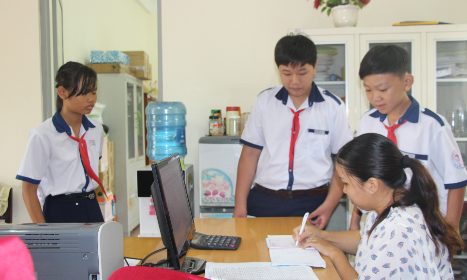 Thủ Thừa: Đẩy mạnh tuy&ecirc;n truyền, vận động 100% học sinh tham gia bảo hiểm y tế