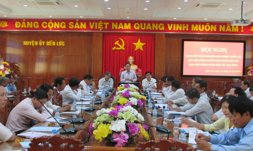 Bến Lức: Trao đổi kinh nghiệm hoạt động giữa c&aacute;c Ban HĐND
