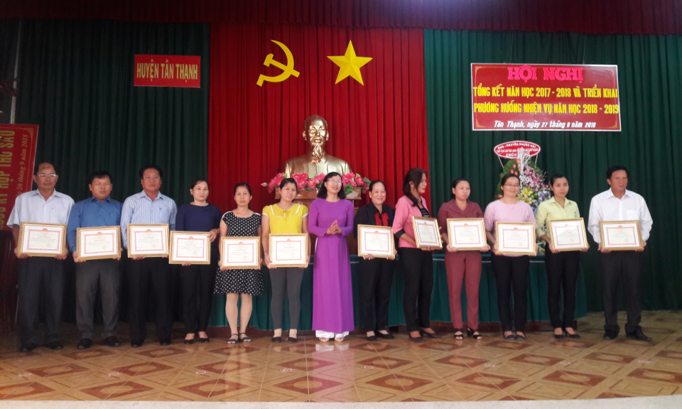 T&acirc;n Thạnh: Tổng kết năm học 2017-2018