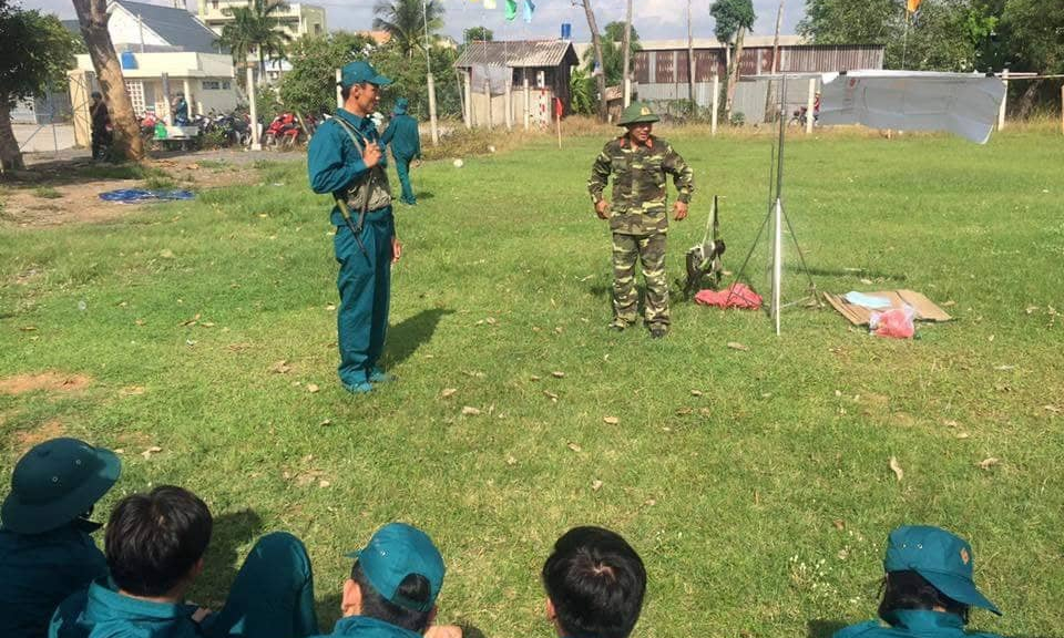 Bến Lức: N&acirc;ng cao chất lượng huấn luyện sẵn s&agrave;ng chiến đấu