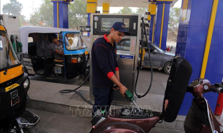 Gi&aacute; dầu thế giới tăng hơn 1% do khả năng OPEC chưa n&acirc;ng sản lượng