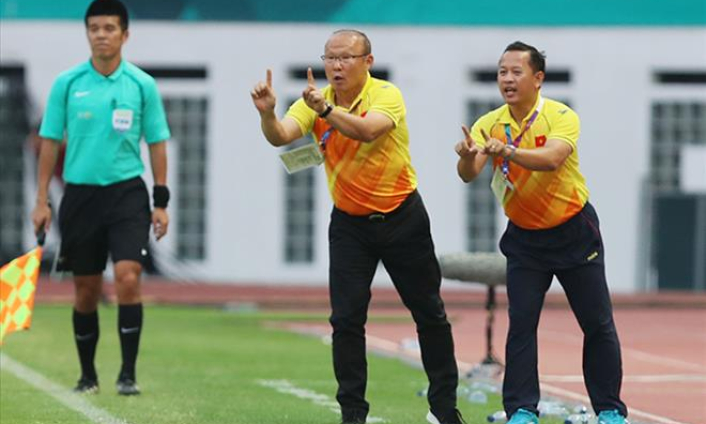 Trợ l&yacute; L&ecirc; Huy Khoa r&uacute;t khỏi ĐT Việt Nam trước thềm AFF Cup 2018