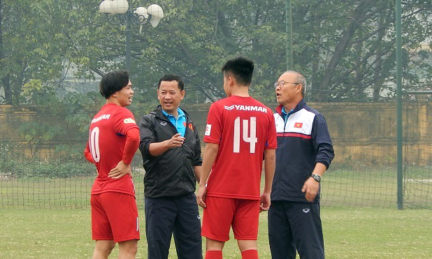HLV Park Hang Seo v&agrave; ĐT Việt Nam gặp kh&oacute; trước thềm AFF Cup 2018