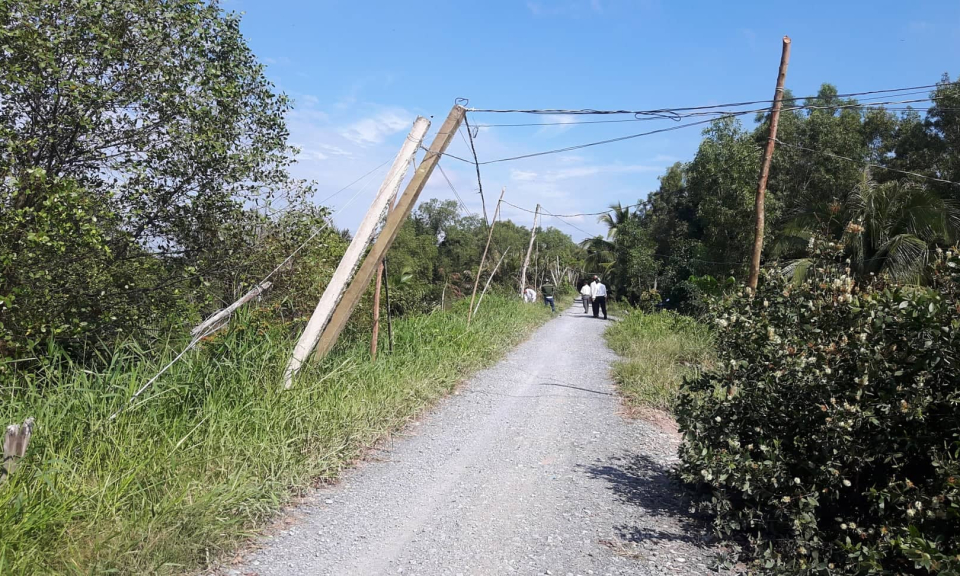 Bến Lức: Người d&acirc;n T&acirc;n Bửu sử dụng điện gi&aacute; th&agrave;nh cao