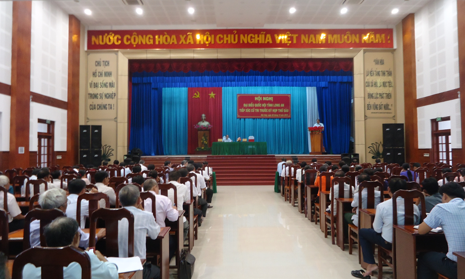 Đại biểu quốc hội đơn vị tỉnh Long An tiếp x&uacute;c cử tri Đức Huệ