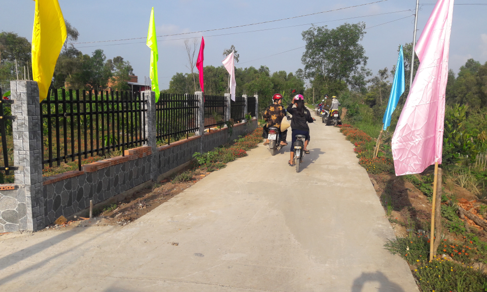 T&acirc;n Thạnh: Kh&aacute;nh th&agrave;nh đường giao th&ocirc;ng n&ocirc;ng th&ocirc;n