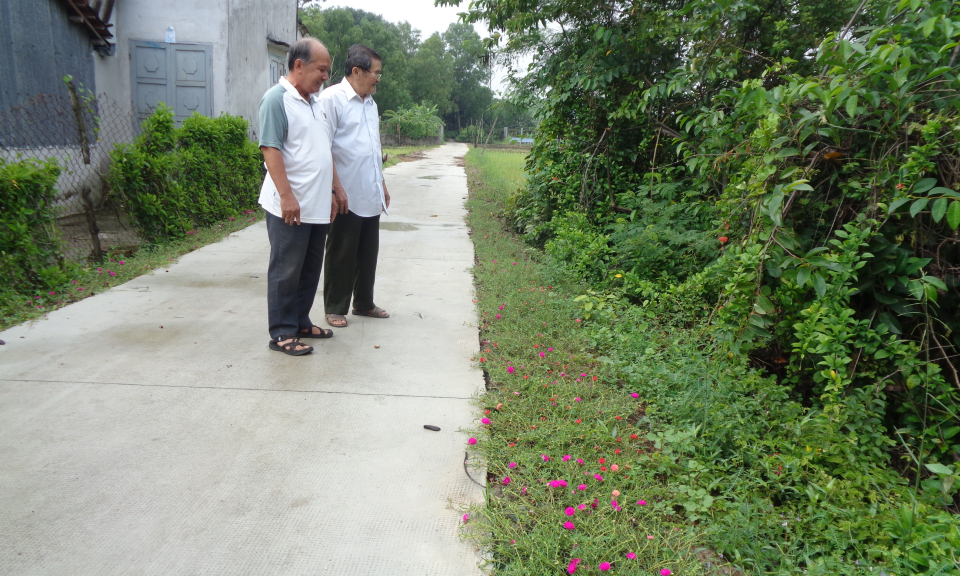 Cần Giuộc: N&ocirc;ng d&acirc;n tham gia x&acirc;y dựng n&ocirc;ng th&ocirc;n mới