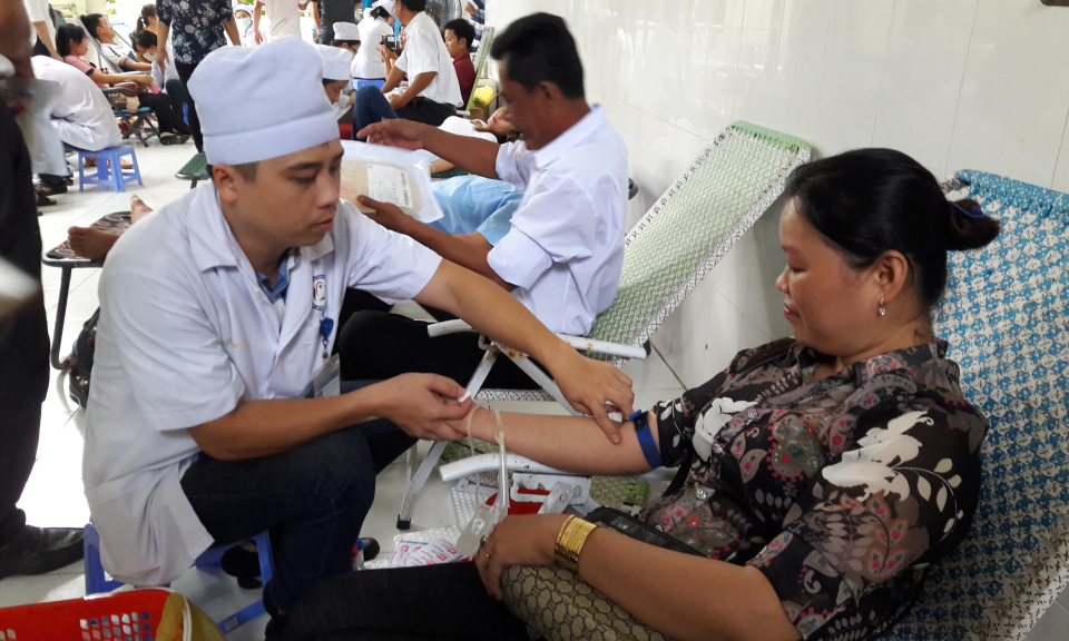 T&acirc;n Thạnh: Hiến m&aacute;u t&igrave;nh nguyện đợt 4 năm 2018