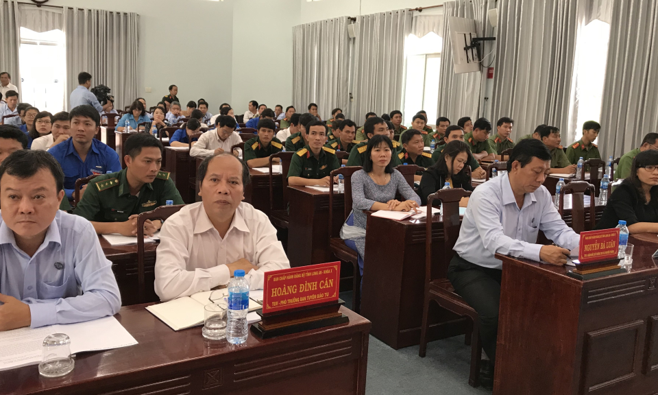 Long An: Hội nghị tuy&ecirc;n truyền ph&aacute;p luật về mạng x&atilde; hội v&agrave; tr&ograve; chơi điện tử.