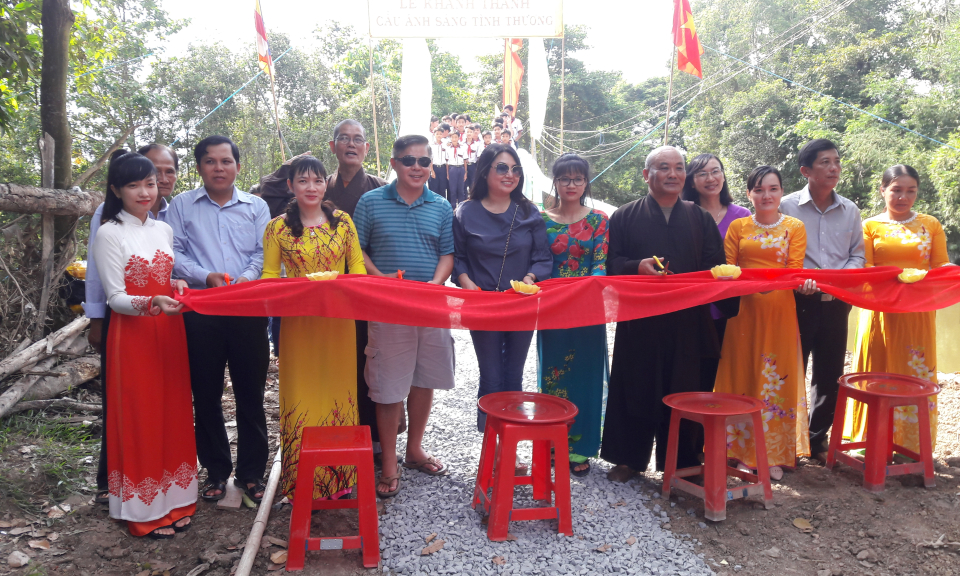 T&acirc;n Thạnh: Kh&aacute;nh th&agrave;nh cầu giao th&ocirc;ng n&ocirc;ng th&ocirc;n