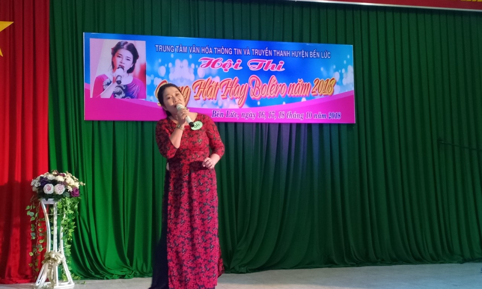 Bến Lức: Hội thi thi giọng h&aacute;t hay Bolero năm 2018