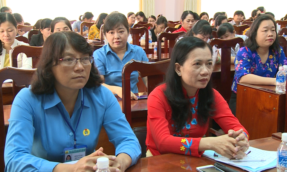 LĐLĐ tỉnh Long An tổ chức họp mặt c&aacute;n bộ nữ c&ocirc;ng