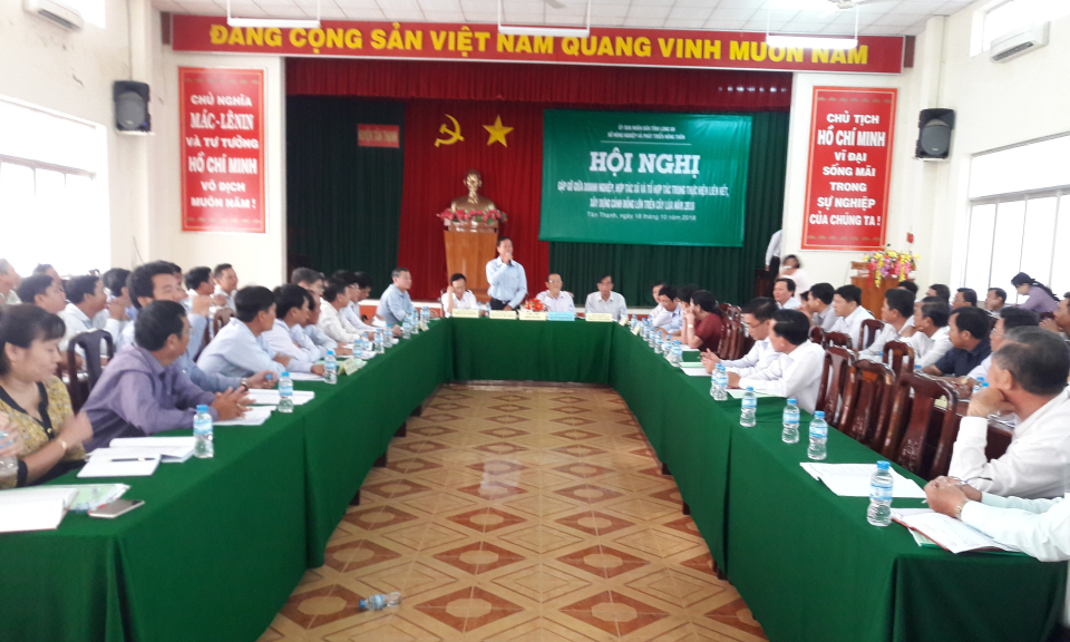 Gặp gỡ doanh nghiệp, hợp t&aacute;c x&atilde;, tổ hợp t&aacute;c trong thực hiện sản xuất, x&acirc;y dựng c&aacute;nh đồng lớn