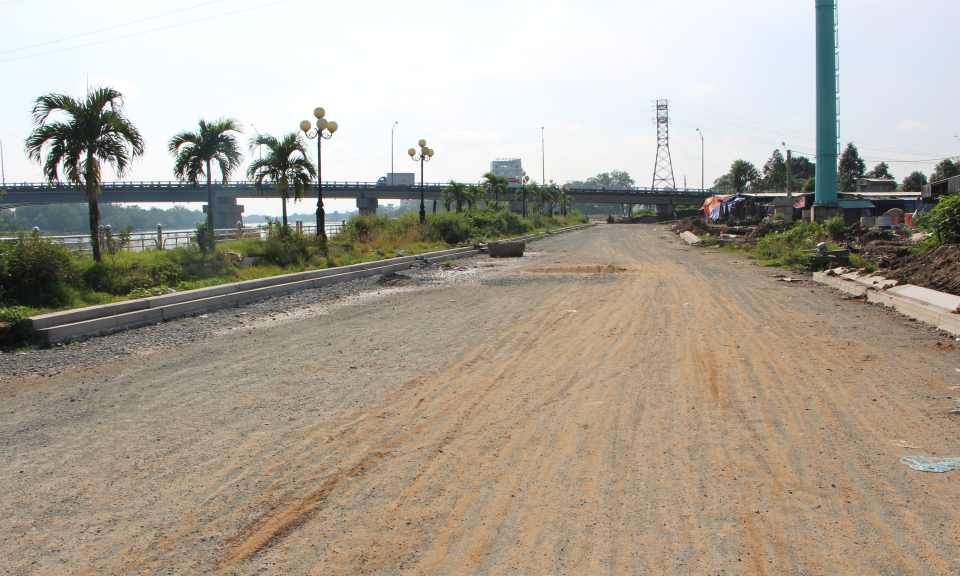 Đường chui cầu T&acirc;n An chậm tiến độ