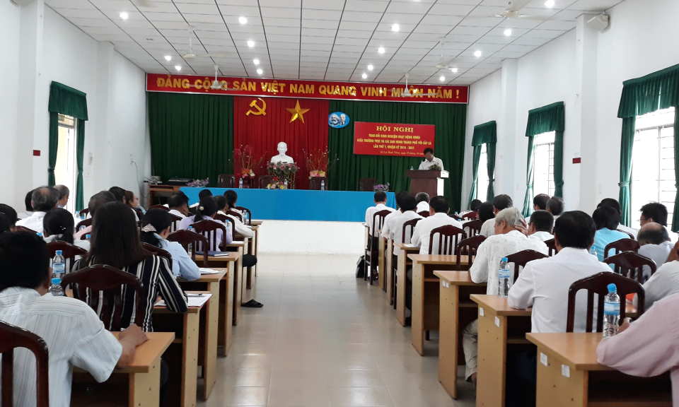 HĐND TP T&acirc;n An giao ban với thường trực HĐND c&aacute;c x&atilde;, phường