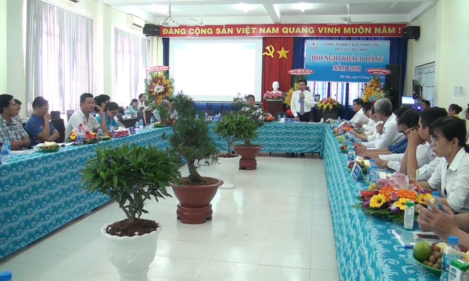 Điện lực Đức H&ograve;a hội nghị kh&aacute;ch h&agrave;ng năm 2018