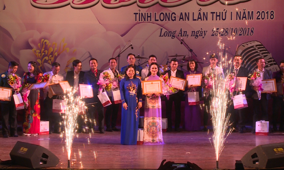 Chung kết xếp hạng hội thi giọng h&aacute;t hay Bolero lần 1