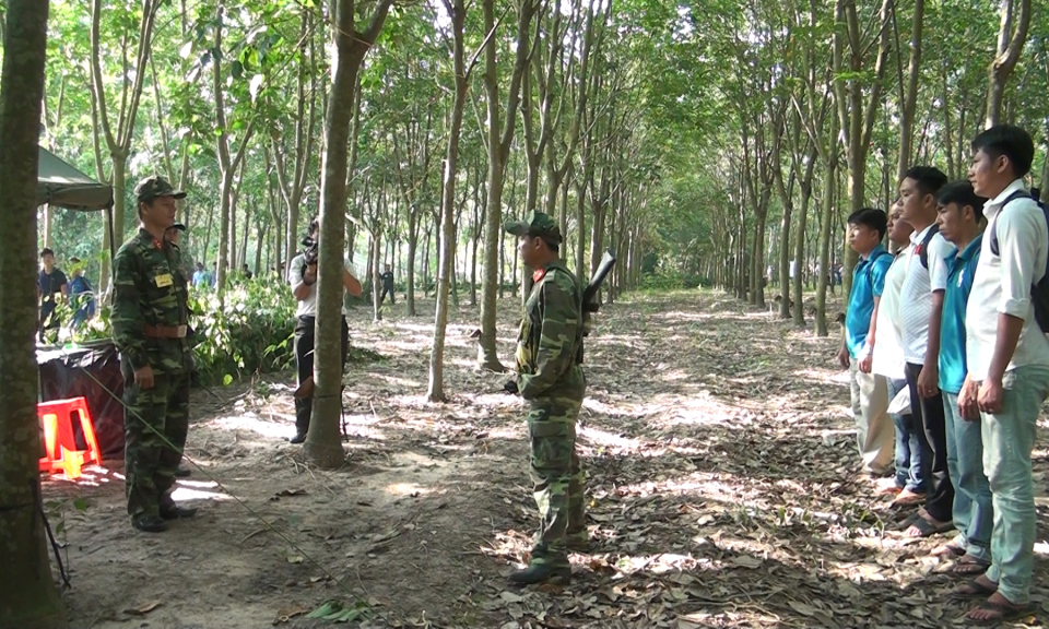 Đức Ho&agrave;: Diễn tập chỉ huy-cơ quan 1 b&ecirc;n, 1 cấp v&agrave; huy động qu&acirc;n nh&acirc;n dự bị