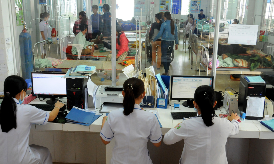 Trung t&acirc;m Y tế huyện T&acirc;n Hưng n&acirc;ng cao chất lượng kh&aacute;m, chữa bệnh