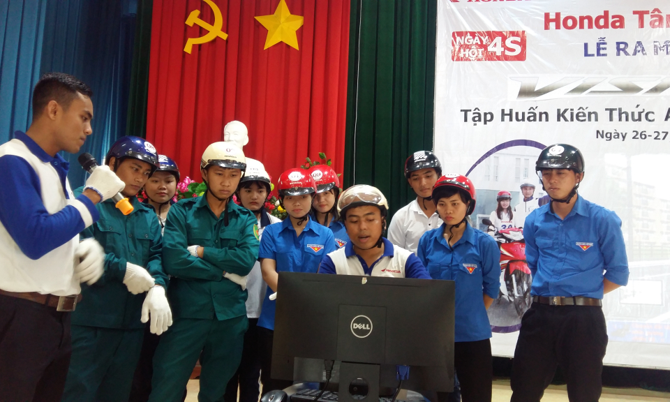 Hướng dẫn kiến thức An to&agrave;n giao th&ocirc;ng v&agrave; kỹ năng l&aacute;i xe an to&agrave;n