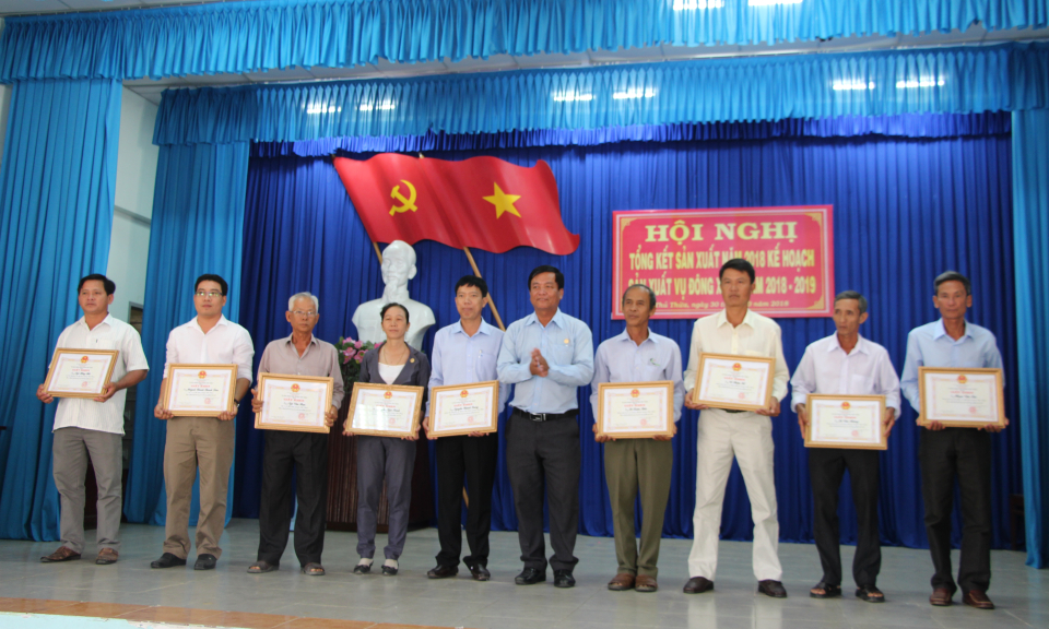 Thủ Thừa: Tổng kết hoạt động sản xuất n&ocirc;ng nghiệp năm 2018