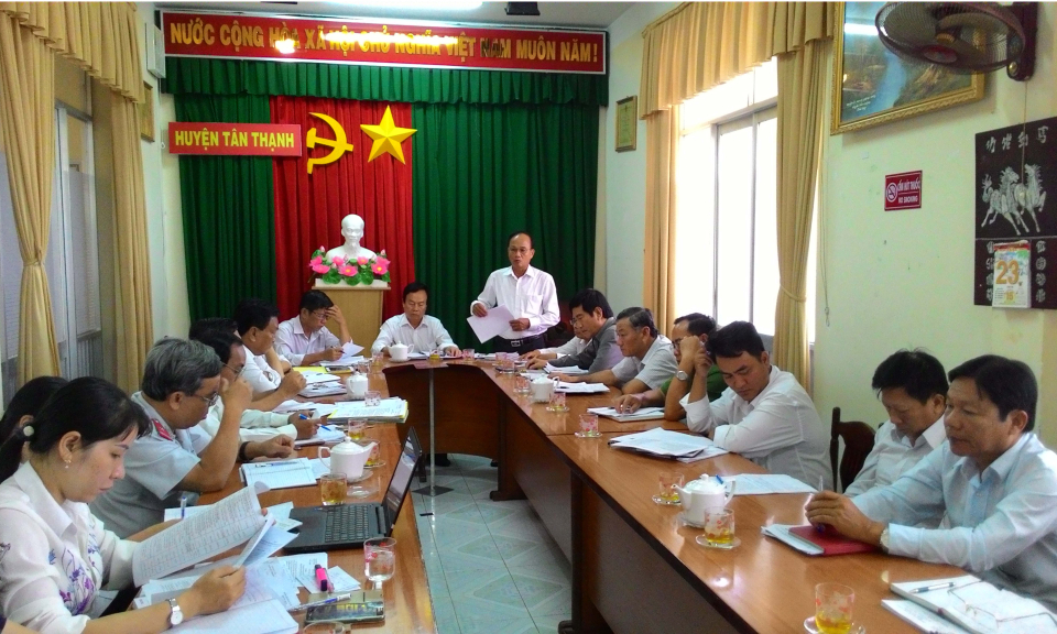UBND huyện T&acirc;n Thạnh họp đ&aacute;nh gi&aacute; t&igrave;nh h&igrave;nh KT-XH th&aacute;ng 10 năm 2018