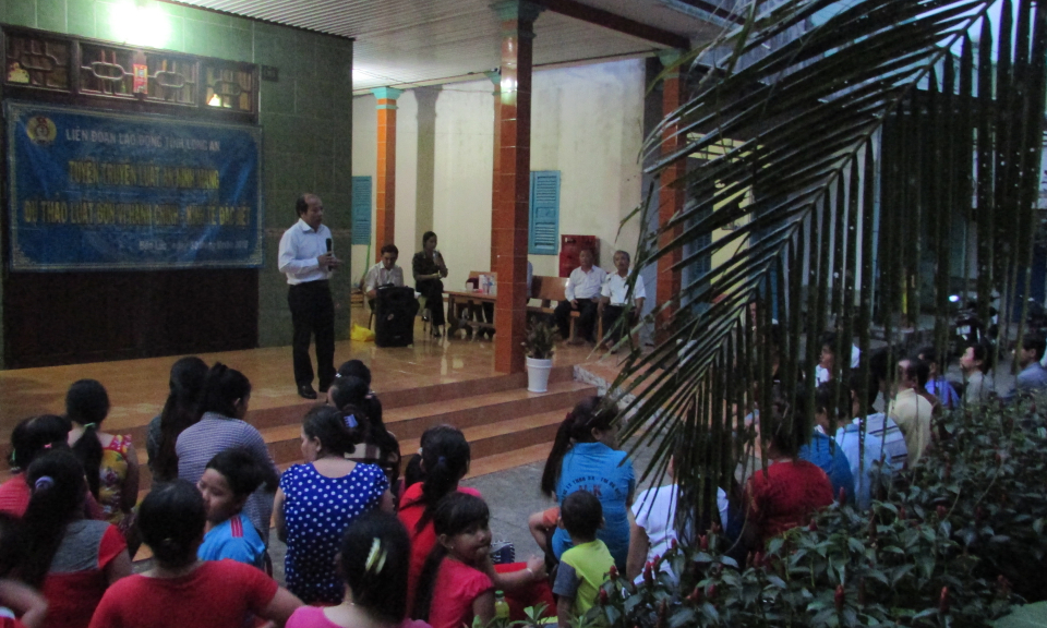 Bến Lức: Tuy&ecirc;n truyền luật An ninh mạng v&agrave; dự thảo Luật đặc khu