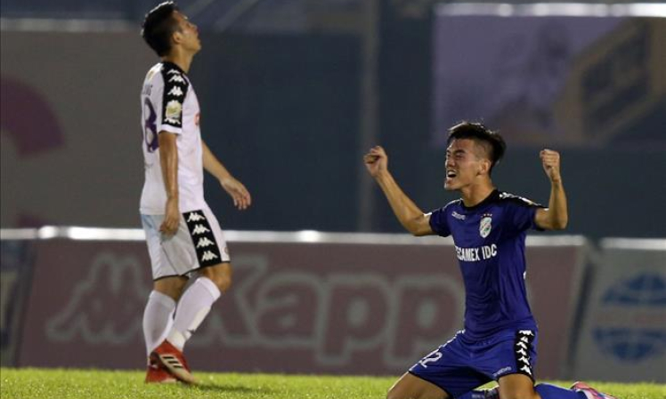 Đổi s&acirc;n thi đấu chung kết C&uacute;p quốc gia 2018