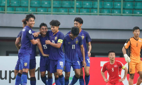 U19 Th&aacute;i Lan l&aacute;ch qua khe cửa hẹp gi&agrave;nh v&eacute; v&agrave;o Tứ kết VCK U19 ch&acirc;u &Aacute;