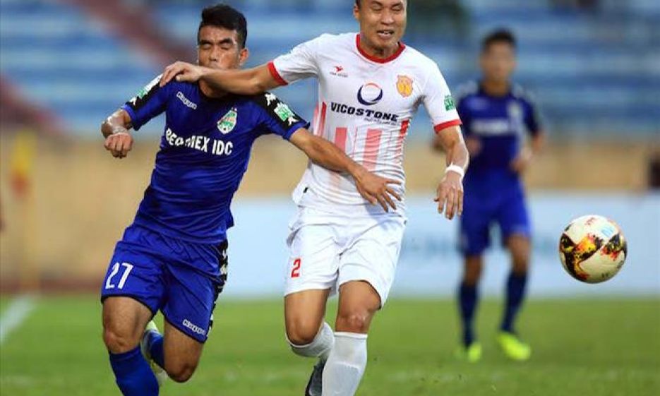 HLV Nguyễn Văn Sỹ sốt ruột với vấn đề t&agrave;i ch&iacute;nh của CLB Nam Định