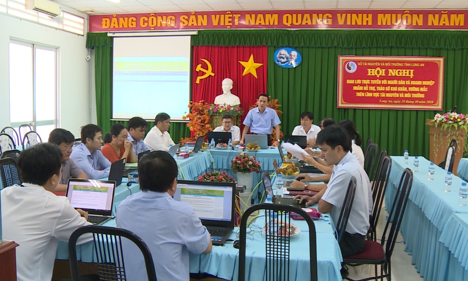 Sở T&agrave;i nguy&ecirc;n v&agrave; M&ocirc;i trường tỉnh Long An giao lưu trực tuyến với nh&acirc;n d&acirc;n