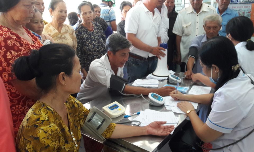 Bệnh viện H&ugrave;ng Vương: kh&aacute;m bệnh v&agrave; cấp thuốc miễn ph&iacute; tại Hậu Thạnh T&acirc;y – huyện T&acirc;n Thạnh