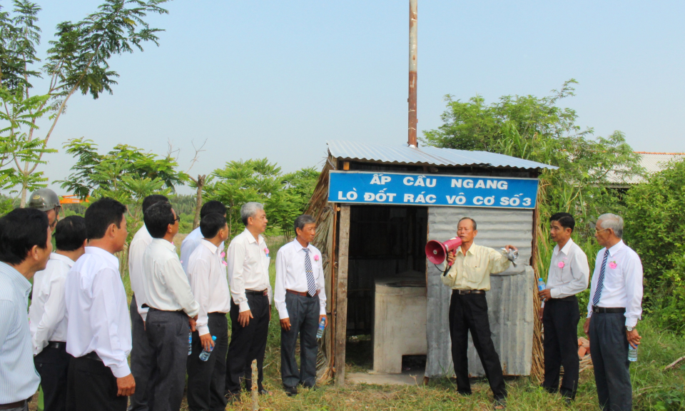 Cần Đước khảo s&aacute;t, tham quan, học hỏi m&ocirc; h&igrave;nh l&ograve; đốt r&aacute;c khu d&acirc;n cư