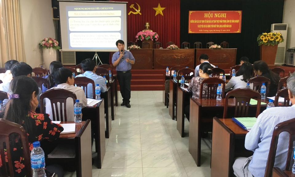 TX Kiến Tường: Tập huấn, hướng dẫn quy định về đảm bảo ATTP trong lĩnh vực n&ocirc;ng nghiệp